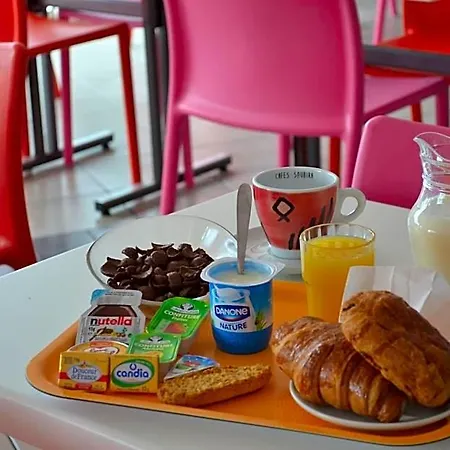 Hotel Formules Club 2*