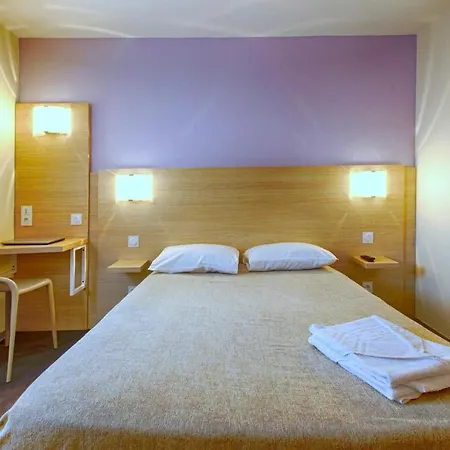 Formule Club Hotel 2*