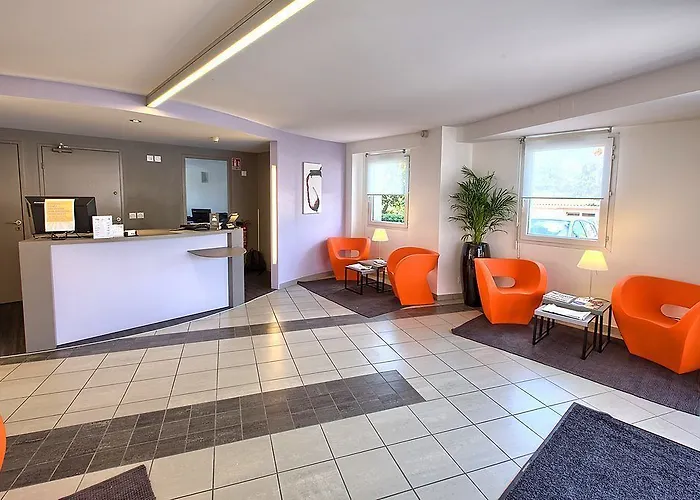 Formules Club 2* Cenon